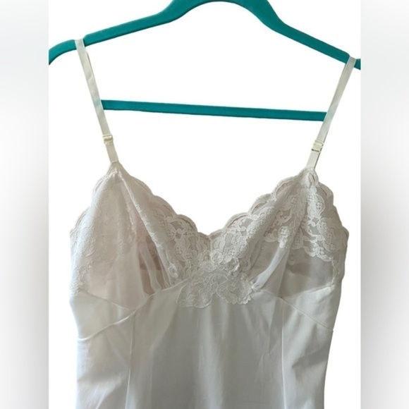 Vintage 50s/60s Van Raalte women’s short off white lace slip size 36A - Picture 7 of 7